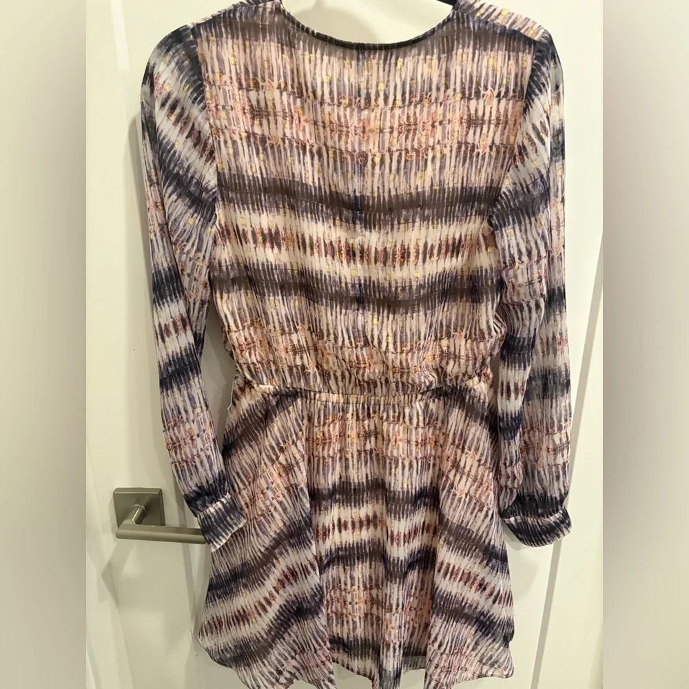 BEBE V-NECK MULTICOLOUR DRESS - Picture 8 of 9